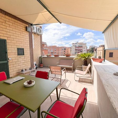 Attico Urbano Terrazza Su Roma Metro A Cornelia Apartment Bagian luar foto